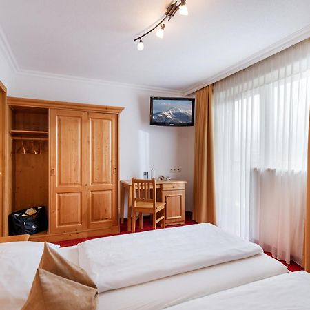 Hotel Kroneck Кирхберг ин Тирол Екстериор снимка